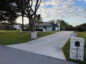 11300 NW 5th St, Plantation FL 33325