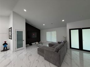 11300 NW 5th St, Plantation FL 33325