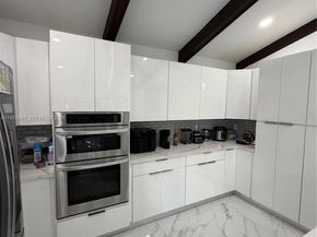 11300 NW 5th St, Plantation FL 33325