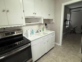 500 Evergreen Dr, Lake Park FL 33403