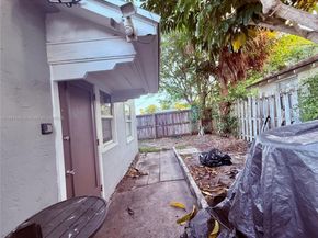 500 Evergreen Dr, Lake Park FL 33403