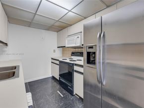 2457 Collins Ave 201, Miami Beach FL 33140