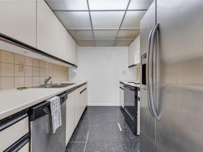 2457 Collins Ave 201, Miami Beach FL 33140