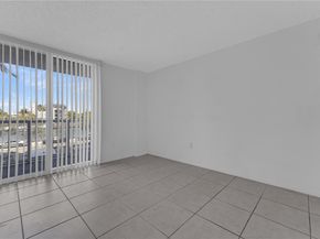 2457 Collins Ave 201, Miami Beach FL 33140