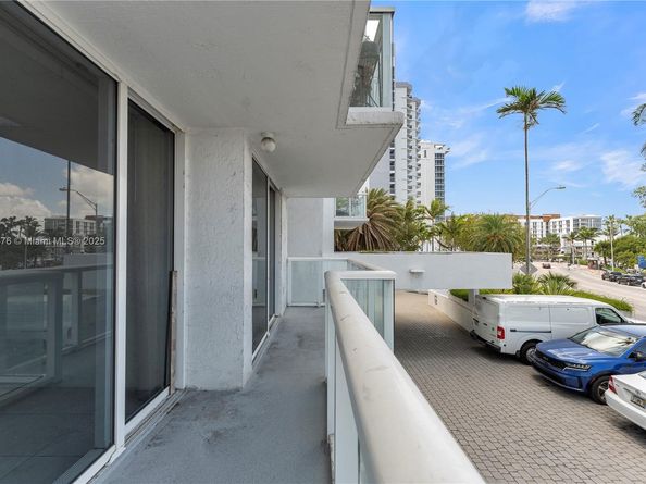 2457 Collins Ave 201, Miami Beach FL 33140