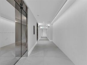 2457 Collins Ave 201, Miami Beach FL 33140