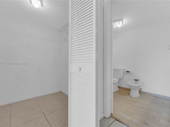 2457 Collins Ave 201, Miami Beach FL 33140