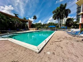 26 Diplomat Pkwy 2368, Hallandale Beach FL 33009