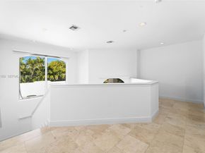 1490 Cleveland Rd, Miami Beach FL 33141