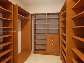 1490 Cleveland Rd, Miami Beach FL 33141