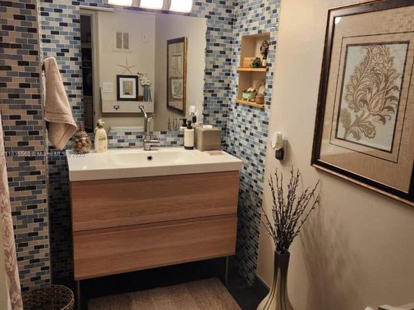 124 NE 19th Ct 206B, Wilton Manors FL 33305