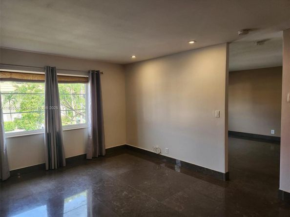 124 NE 19th Ct 206B, Wilton Manors FL 33305