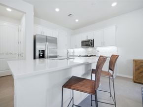 1628 Myrtle Oak Ter, Hollywood FL 33021