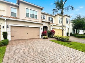 1628 Myrtle Oak Ter, Hollywood FL 33021