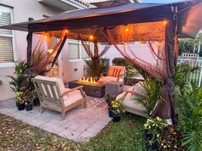 1628 Myrtle Oak Ter, Hollywood FL 33021