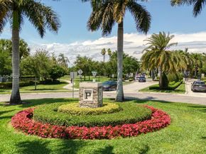 1628 Myrtle Oak Ter, Hollywood FL 33021