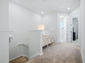 1628 Myrtle Oak Ter, Hollywood FL 33021