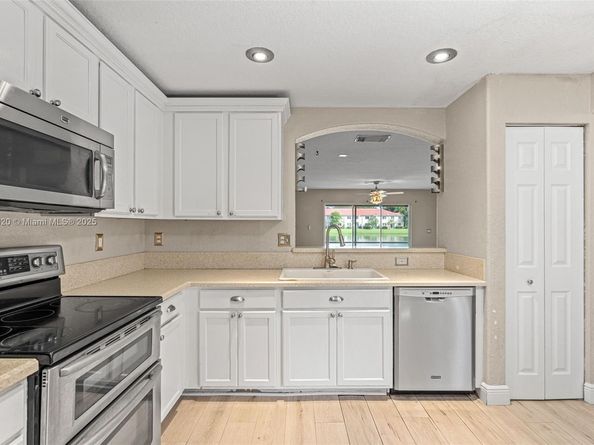 6159 Eaton St, West Palm Beach FL 33411