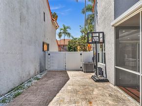 3085 N 36th Ave, Hollywood FL 33021