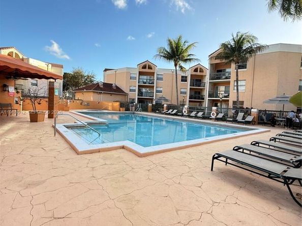 6272 NW 186th St 301, Hialeah FL 33015