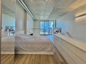 690 SW 1st Ct 1006, Miami FL 33130