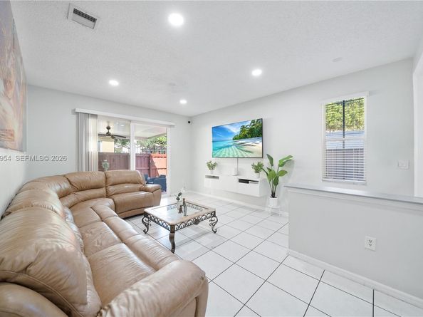 4217 NE 22nd Dr, Homestead FL 33033