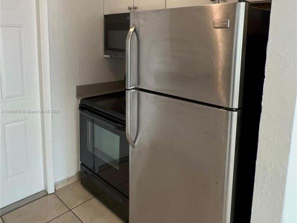 1286 NW 59th St, Miami FL 33142