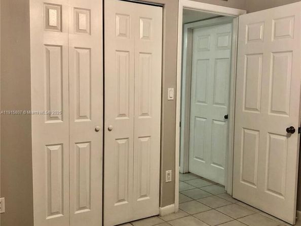 9753 W Mcnab Rd 112, Tamarac FL 33321