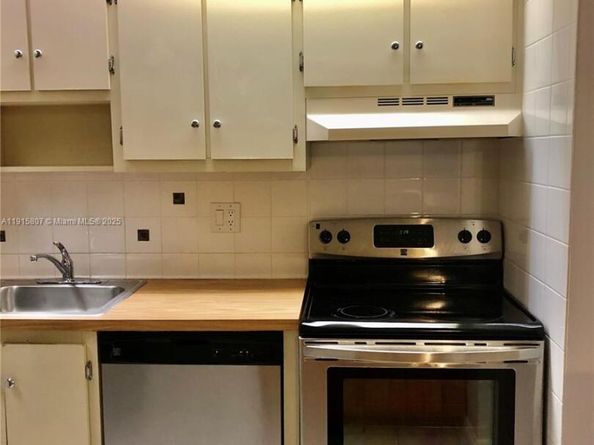 9753 W Mcnab Rd 112, Tamarac FL 33321