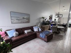 1021 NW 79th Ave, Plantation FL 33322