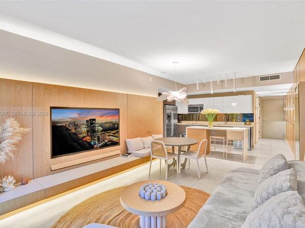 1010 SW 2nd Ave 601, Miami FL 33130