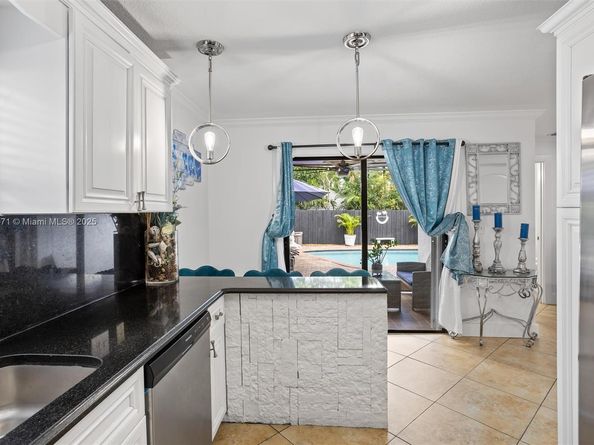 529 El Prado, West Palm Beach FL 33405