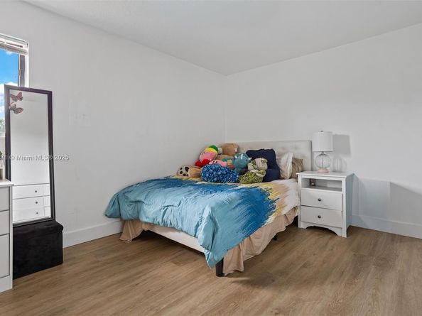 529 El Prado, West Palm Beach FL 33405
