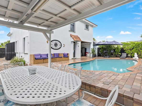 529 El Prado, West Palm Beach FL 33405