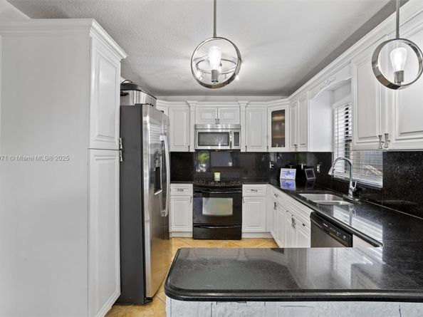 529 El Prado, West Palm Beach FL 33405