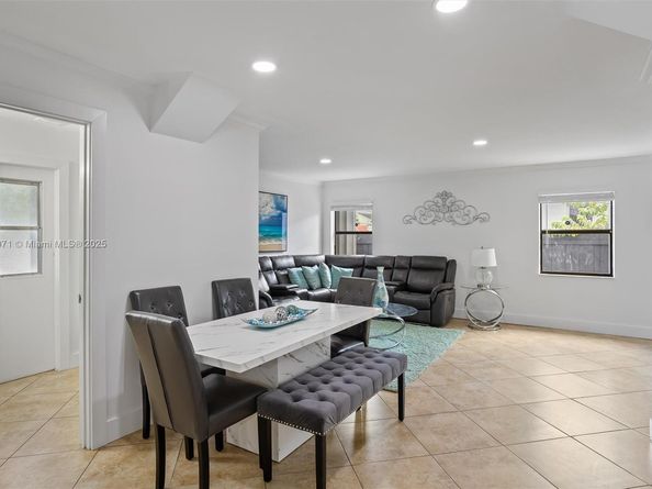 529 El Prado, West Palm Beach FL 33405