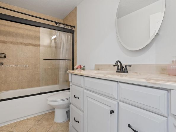 529 El Prado, West Palm Beach FL 33405