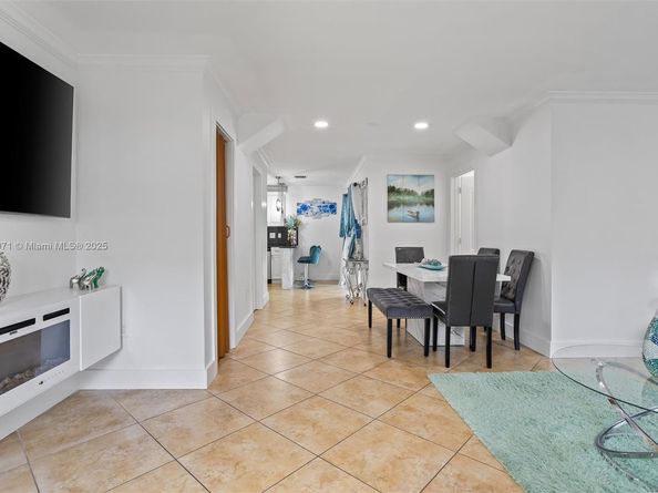 529 El Prado, West Palm Beach FL 33405
