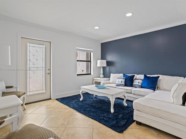 529 El Prado, West Palm Beach FL 33405