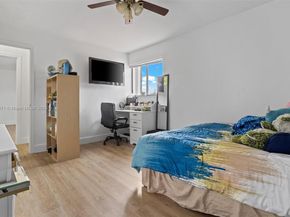 529 El Prado, West Palm Beach FL 33405