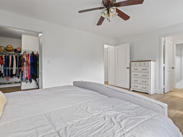 529 El Prado, West Palm Beach FL 33405