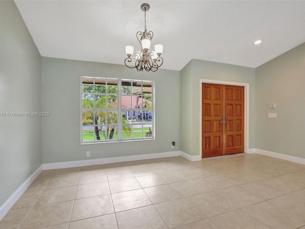 1600 SW 52nd Way, Plantation FL 33317