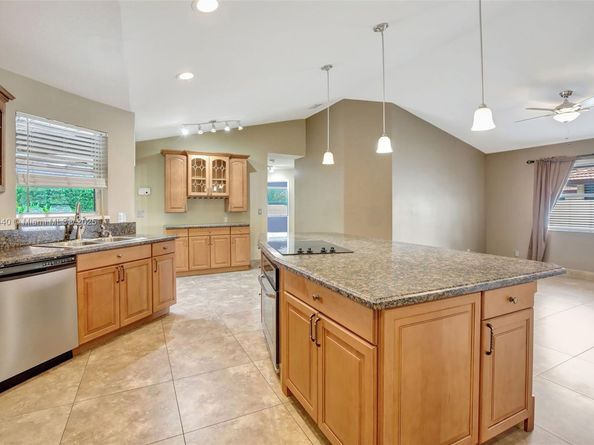 1600 SW 52nd Way, Plantation FL 33317