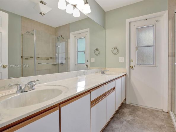 1600 SW 52nd Way, Plantation FL 33317