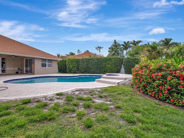 1600 SW 52nd Way, Plantation FL 33317