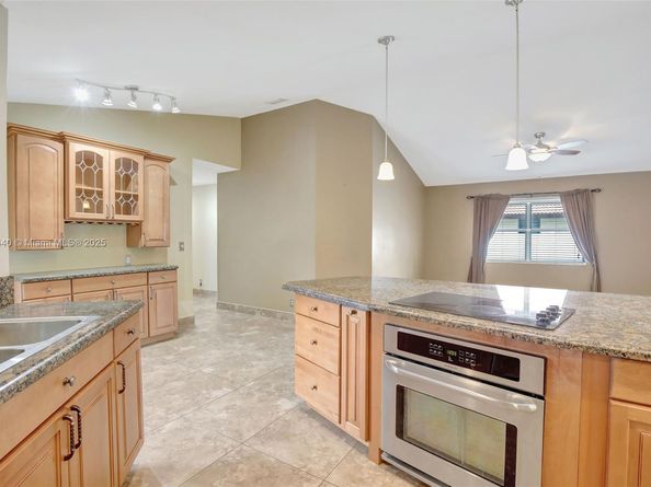 1600 SW 52nd Way, Plantation FL 33317