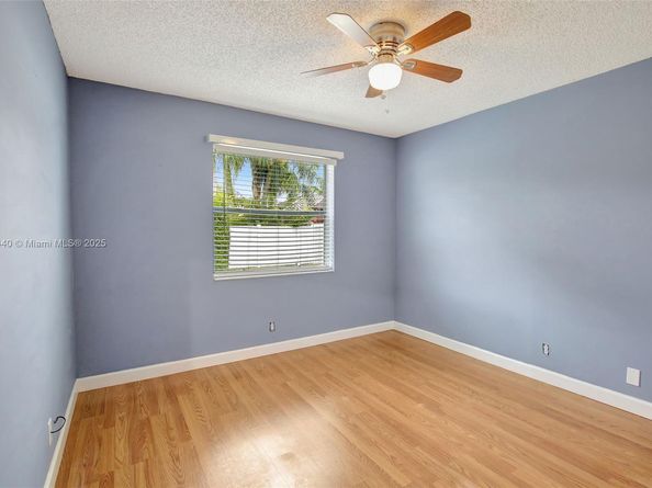 1600 SW 52nd Way, Plantation FL 33317