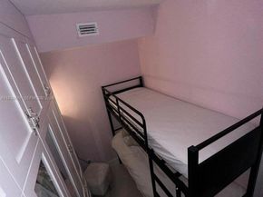 60 SW 13th St 2422, Miami FL 33130