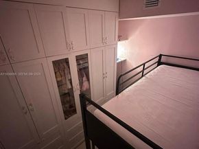 60 SW 13th St 2422, Miami FL 33130