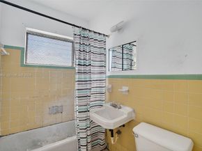 2100 NW 24th St, Miami FL 33142